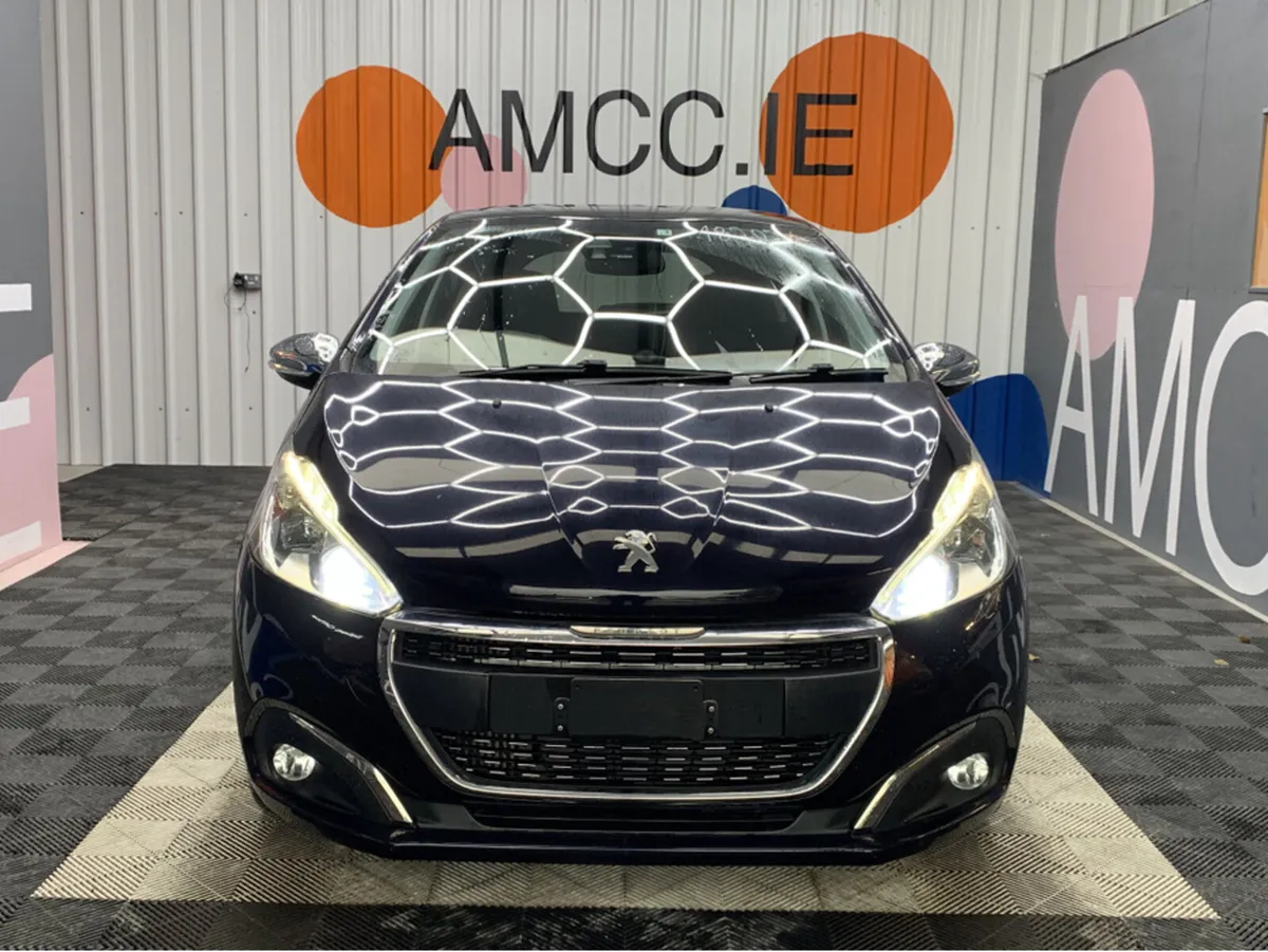 Peugeot 208 AUTOMATIC 1.2 PETROL / 33k KMs / Rever - Image 2