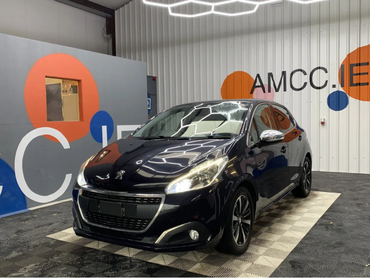 Peugeot 208 AUTOMATIC 1.2 PETROL / 33k KMs / Rever - Image 3