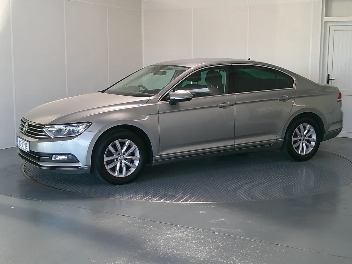 Volkswagen Passat 2015 - Image 3