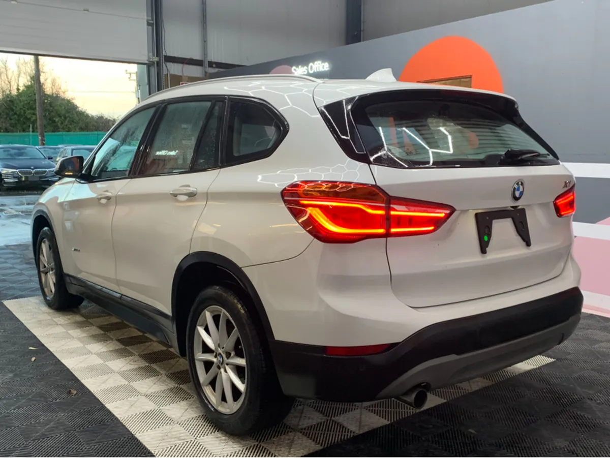 BMW X1 AUTOMATIC S-DRIVE 18i / 70k KMs / Heated Se - Image 4
