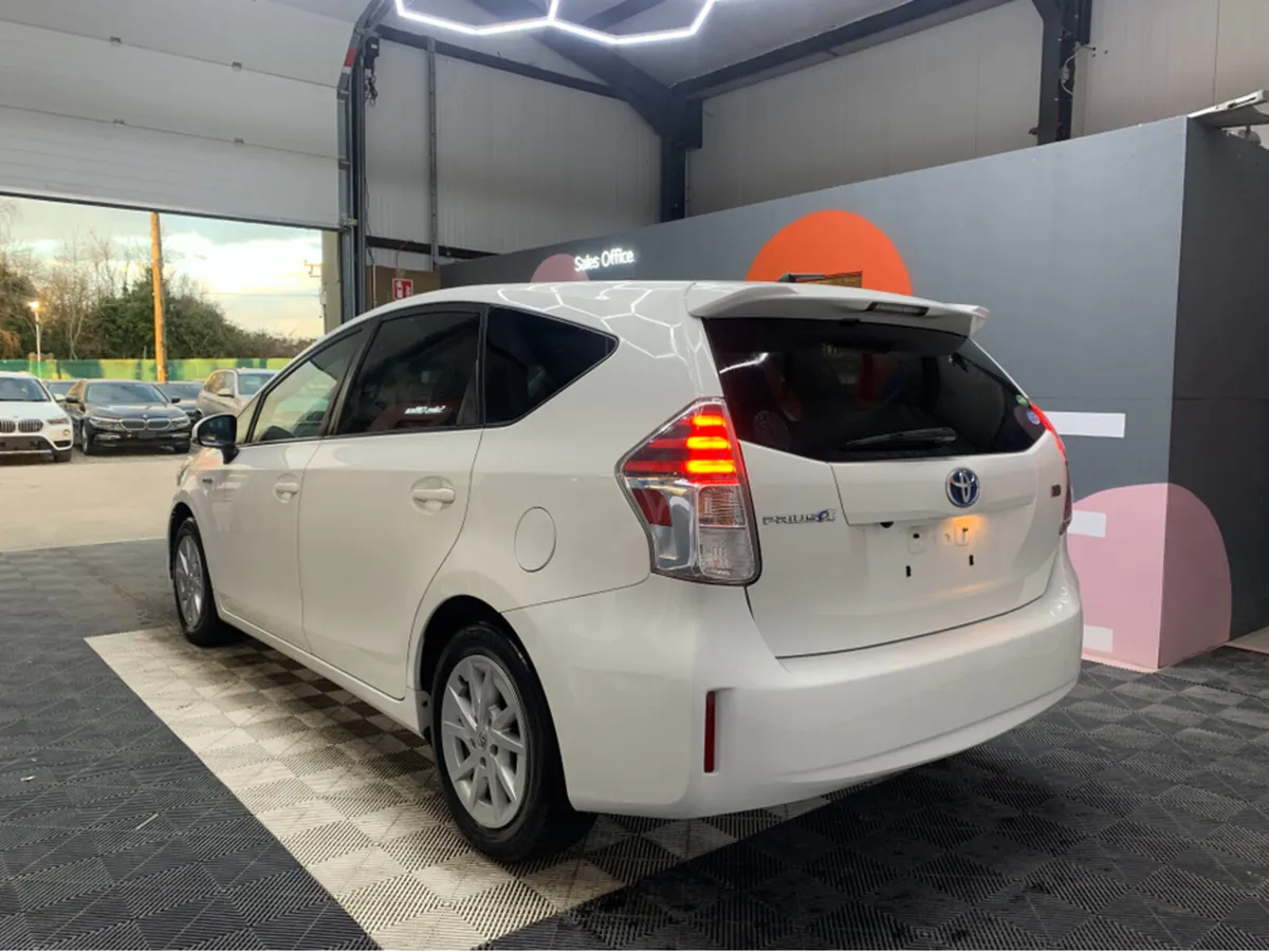 Toyota Prius 1.8 HYBRID AUTOMATIC / 116k KMs / Rev - Image 4