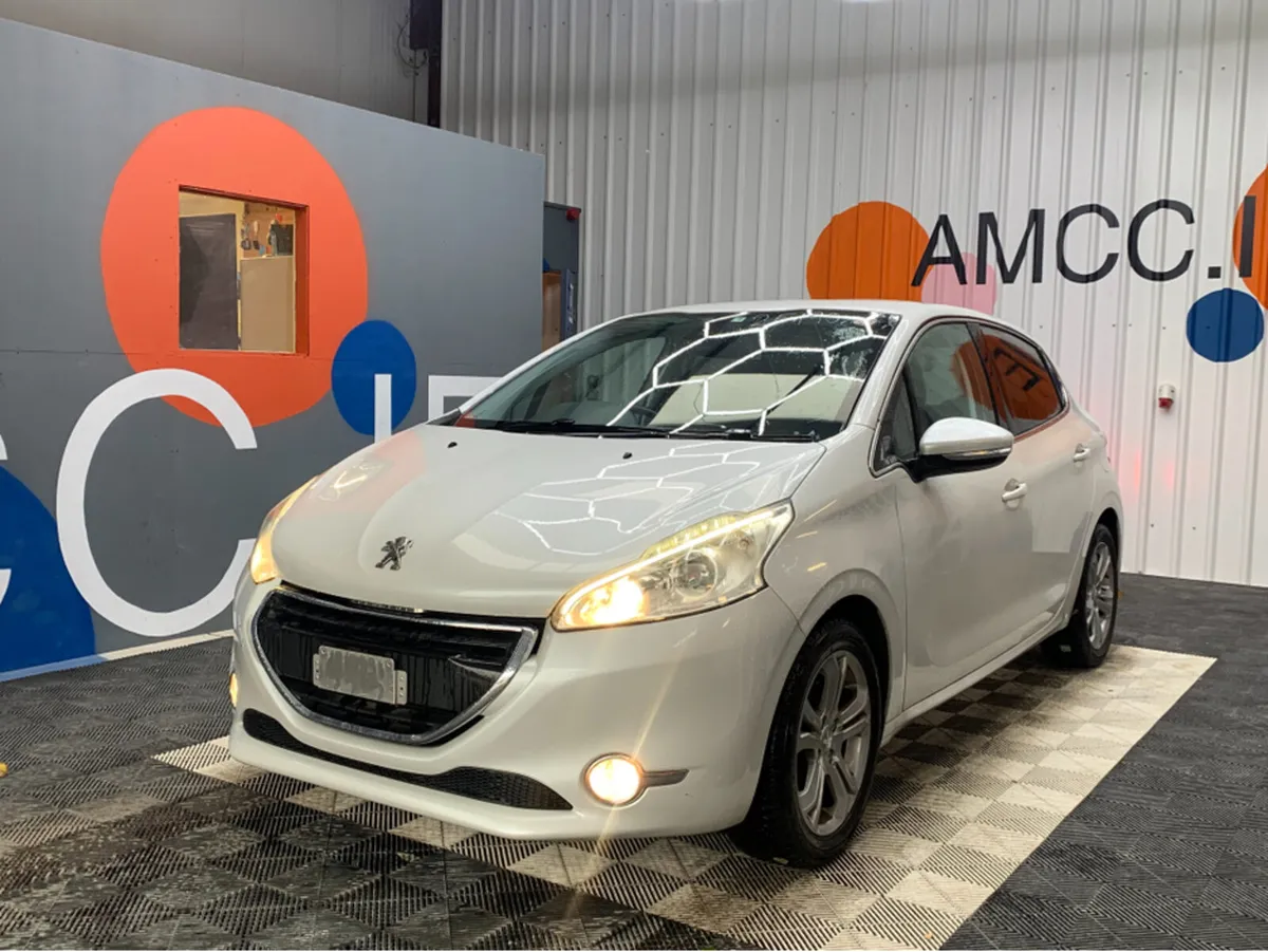 Peugeot 208 208 AUTOMATIC 1.2 PETROL / 65k KMs / C - Image 3