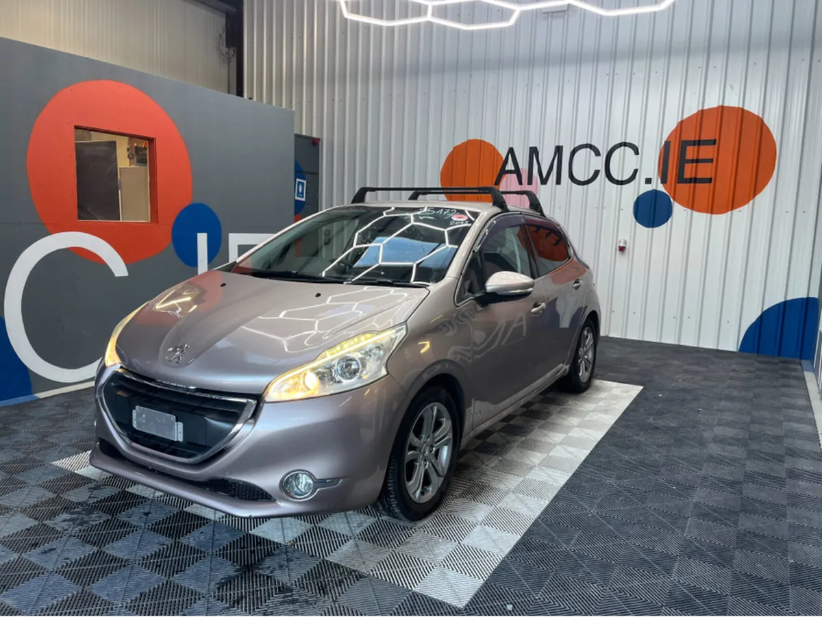 Peugeot 208 208 PREMIUM / 55k KMs / PARKING SENSOR - Image 3