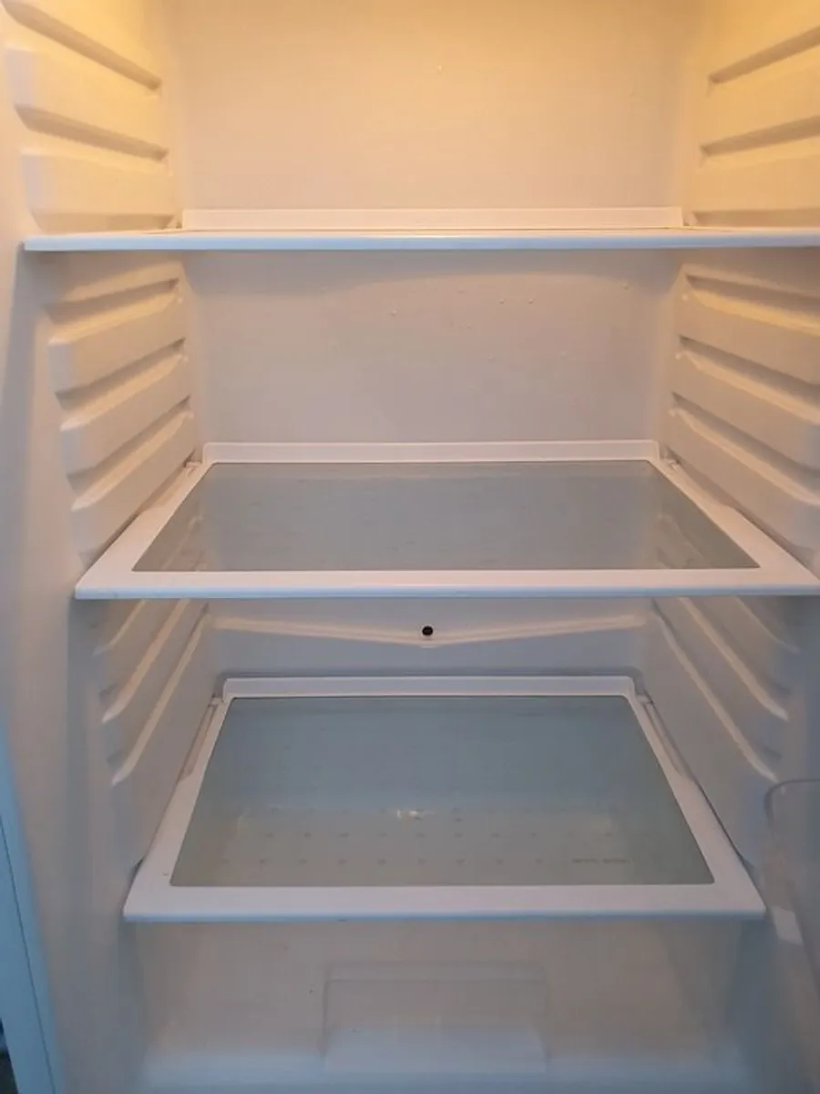 PowerPoint fridge freezer - Image 2