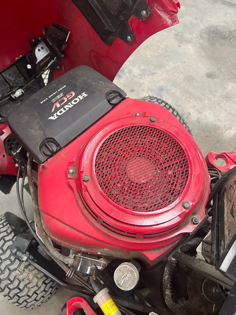 HONDA HF2417 RIDE ON MOWER - Image 2