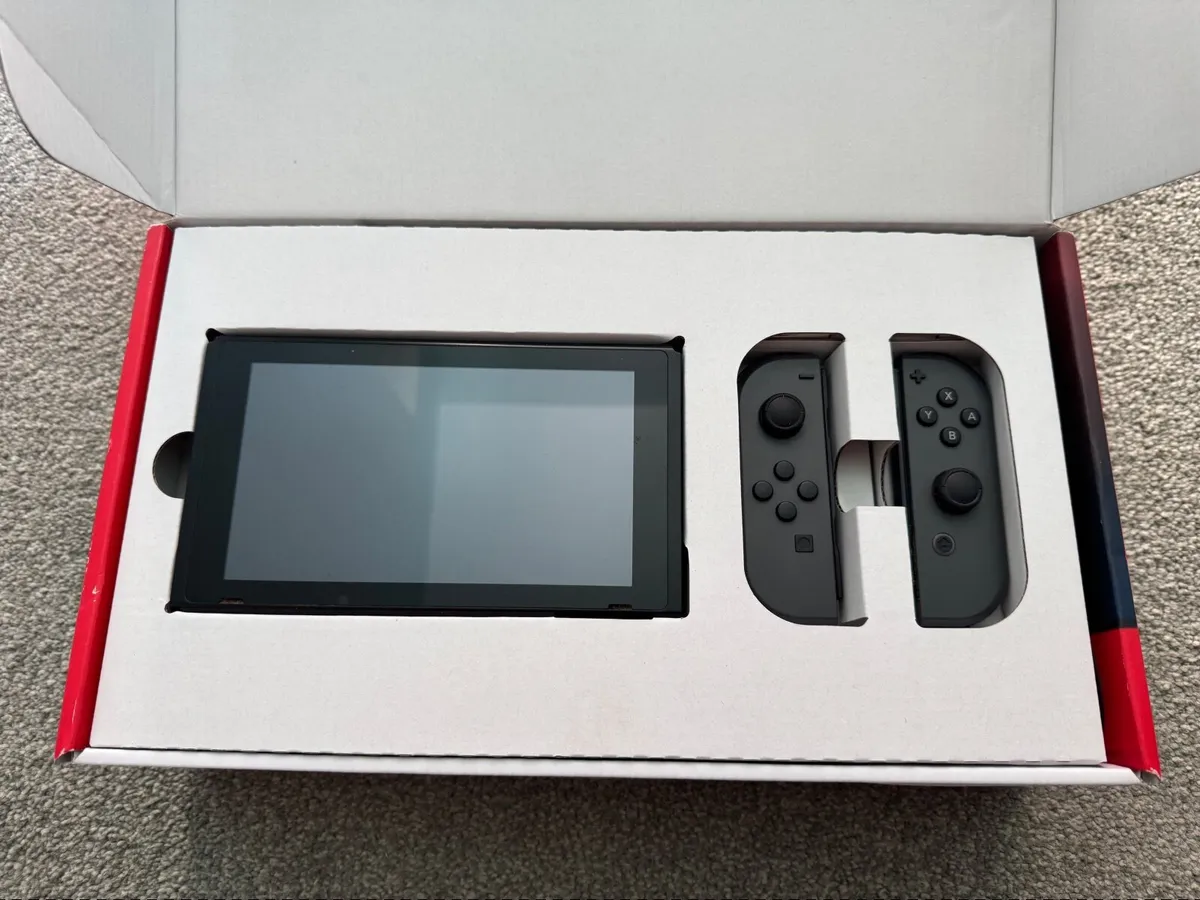 Nintendo Switch + Accessories | Great Condition | - Image 4