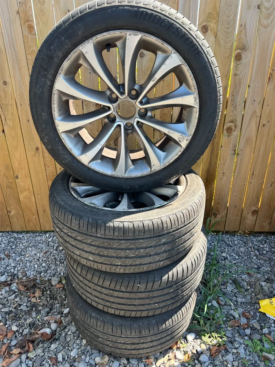 Car alloy/wheels - Image 1