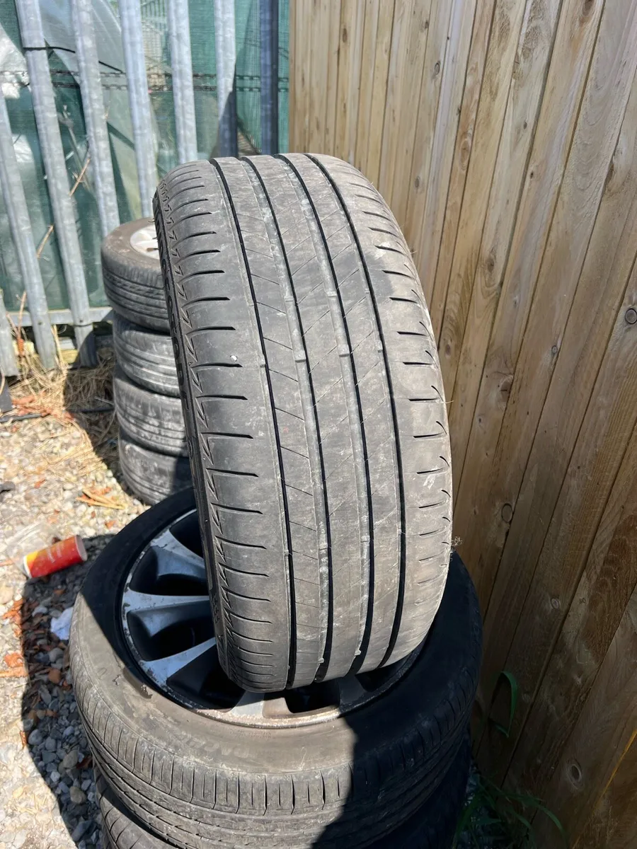 Car alloy/wheels - Image 3