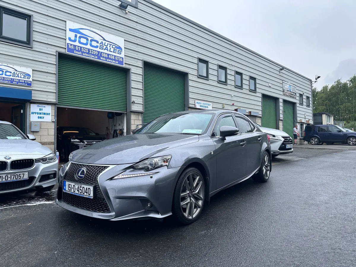 Lexus IS300H F Sport, 2015 - Image 3