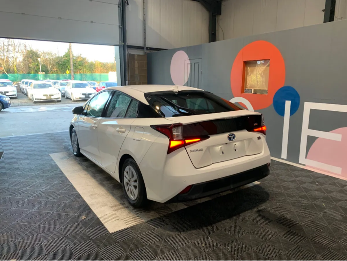 Toyota Prius ONLY €16950! 1.8 Hybrid Prius S / Rev - Image 4