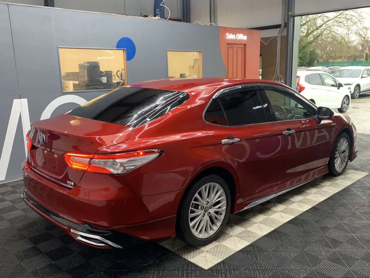 Toyota Camry Toyota Camry G Leather Package / 67k - Image 3