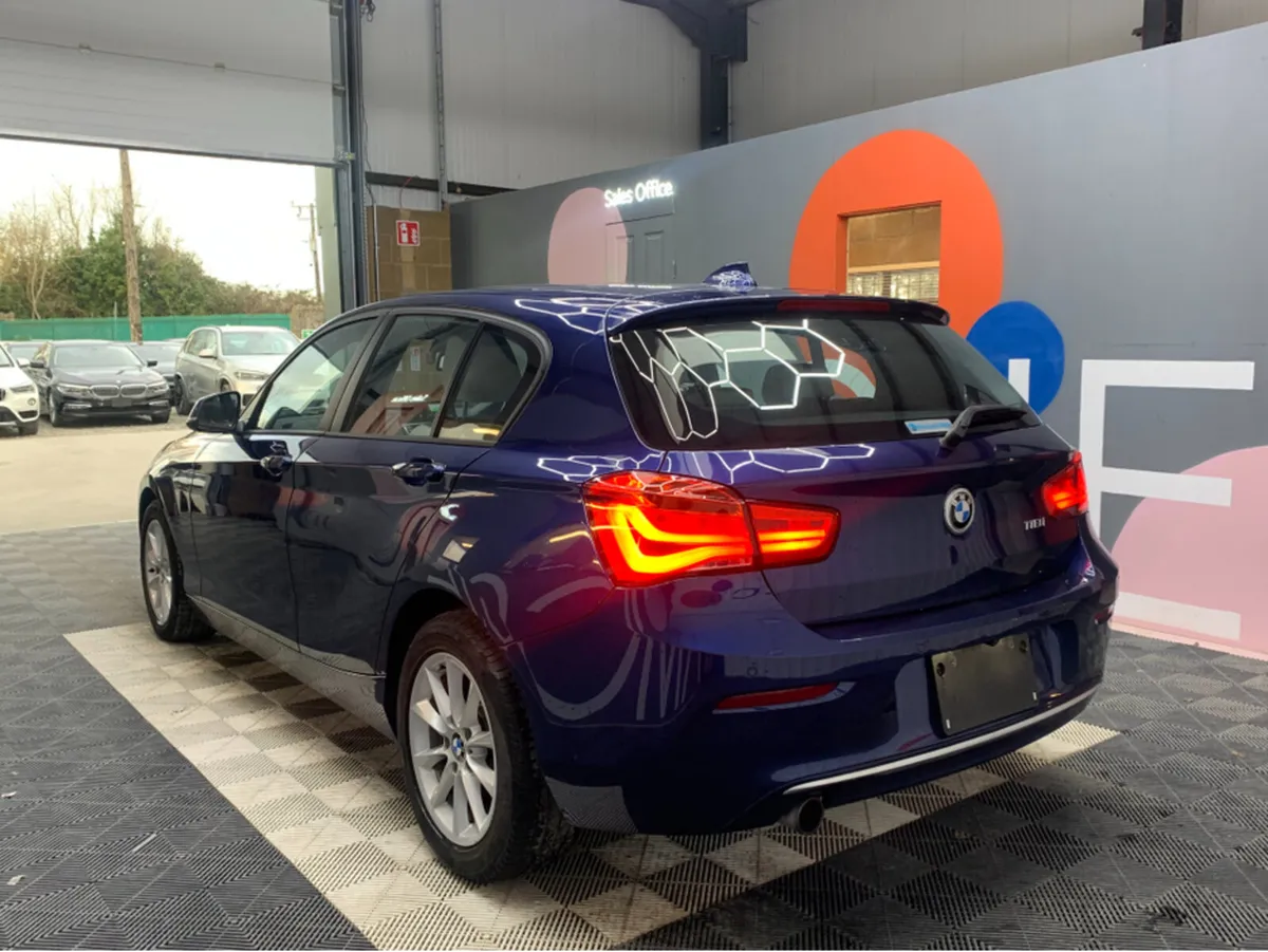 BMW 1-Series 118i AUTOMATIC / 27k KMs / Reverse Ca - Image 4