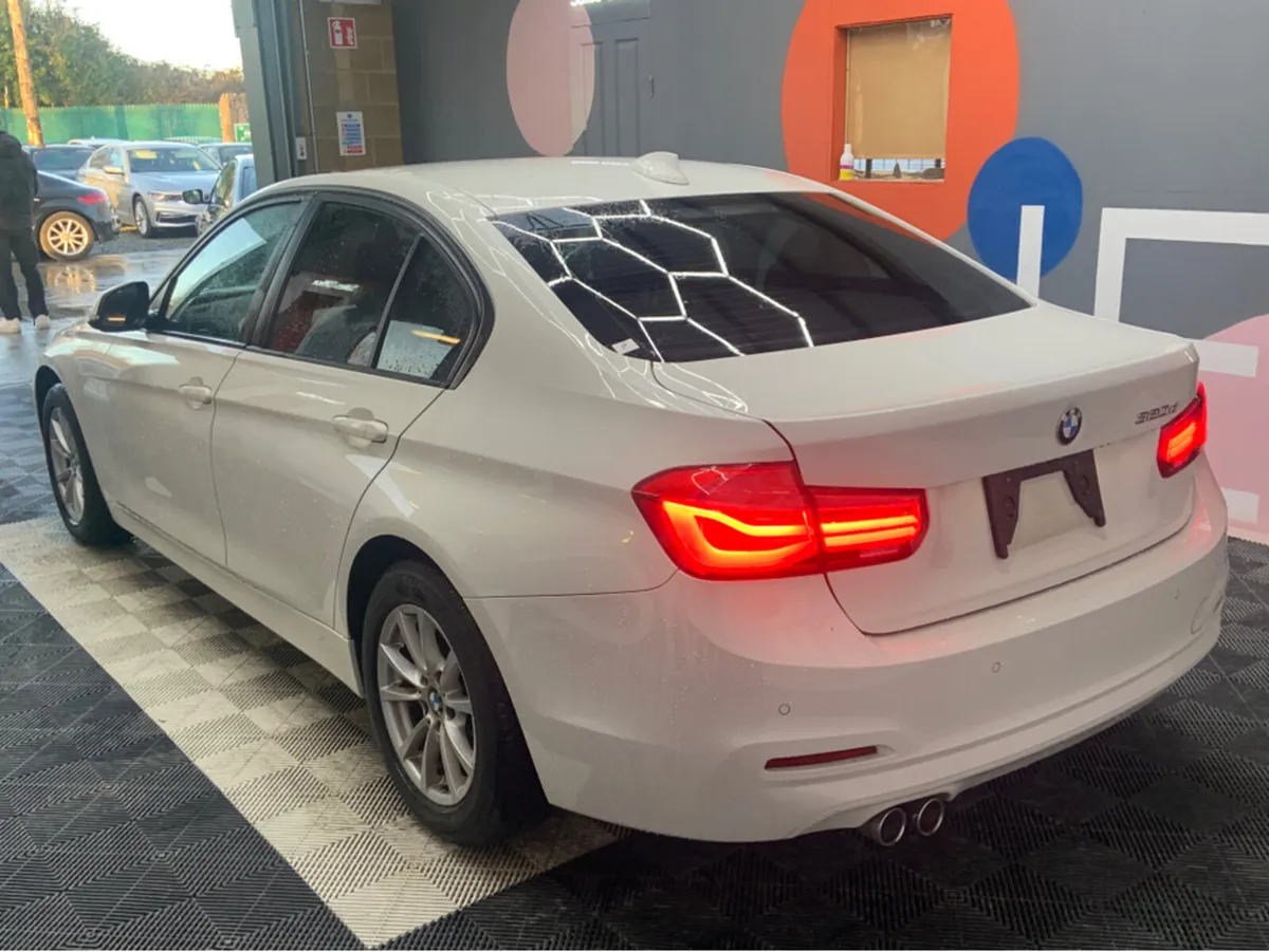 BMW 3-Series BMW 320D Automatic / 44k KMS / Revers - Image 4