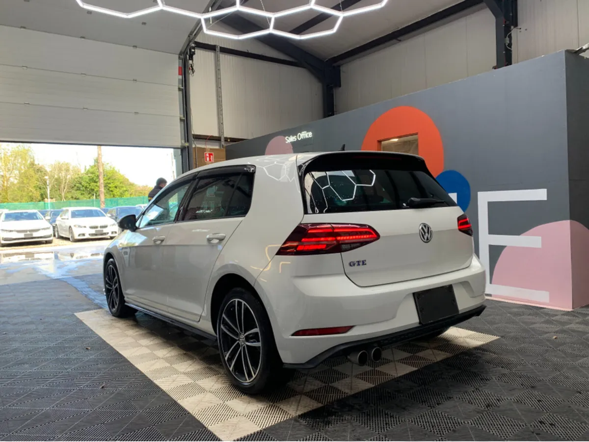Volkswagen Golf GTE AUTOMATIC / 69k KMs / Adaptive - Image 4