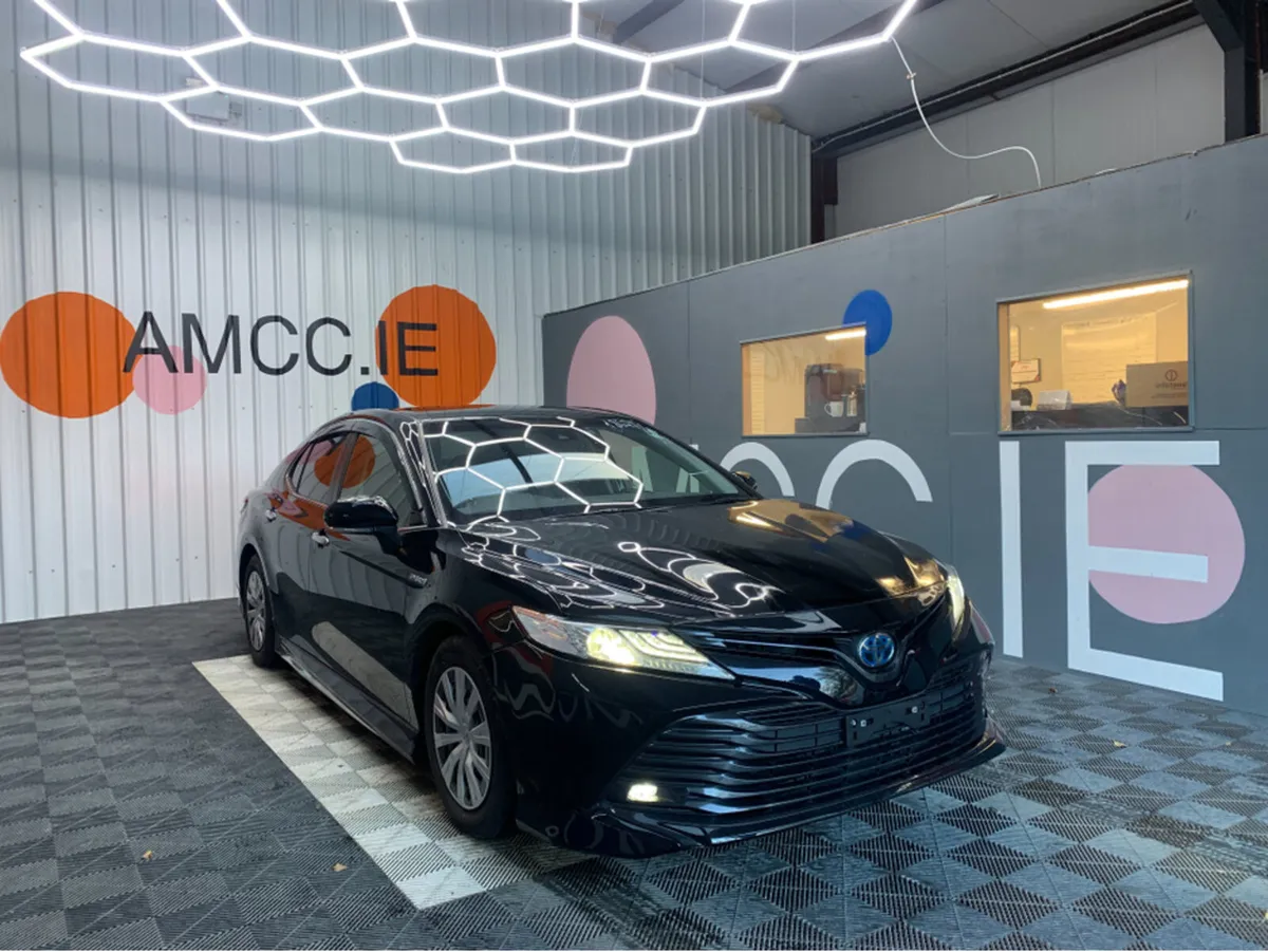 Toyota Camry 2.5 HYBRID / 99k KMs / Cruise Control - Image 1