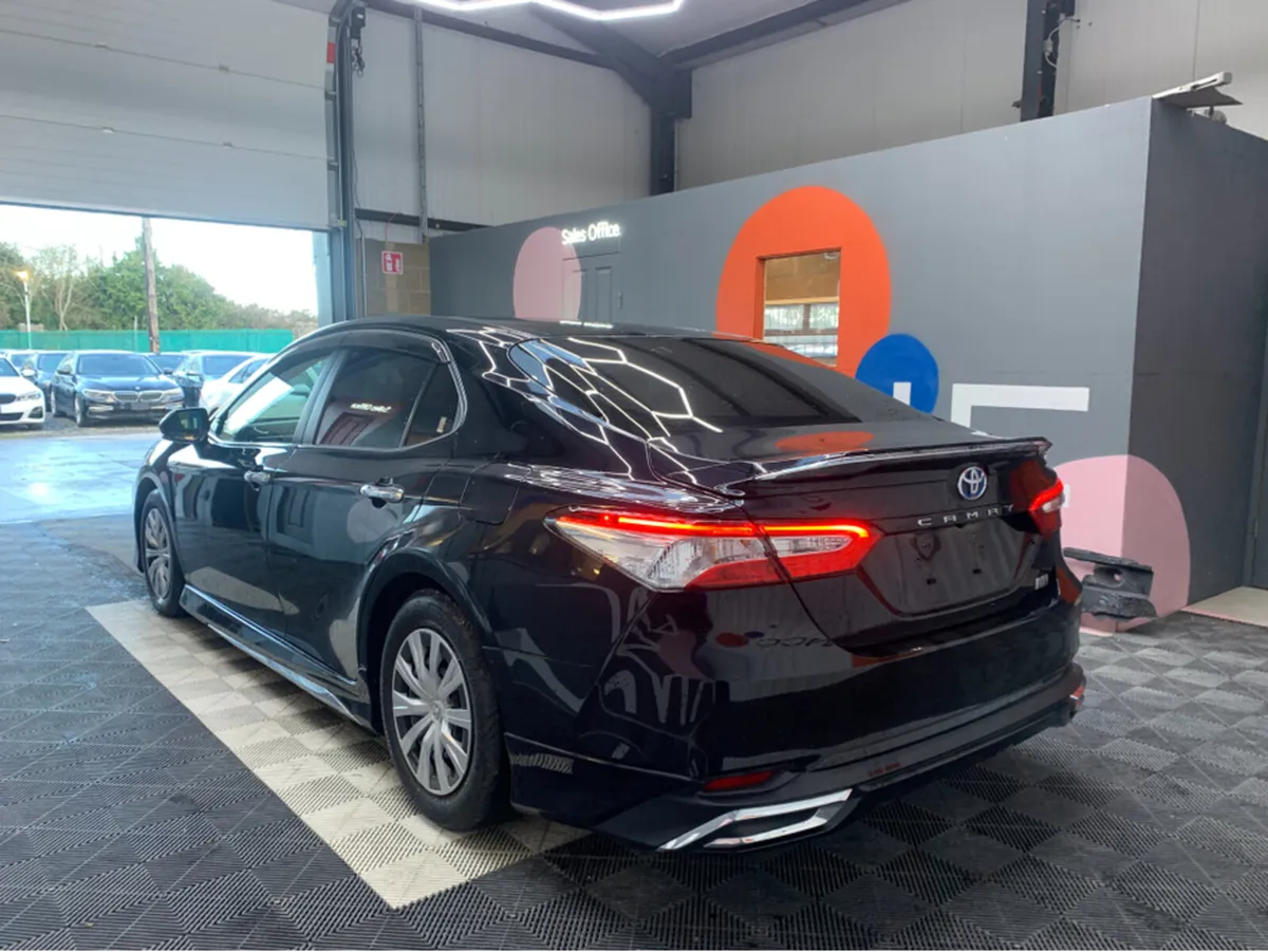 Toyota Camry 2.5 HYBRID / 99k KMs / Cruise Control - Image 4