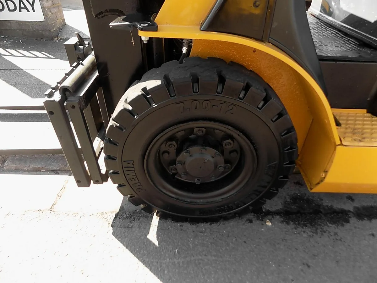 NEW STOCK , CAT DP25N , LOW MAST CONTAINER SPEC !! - Image 4