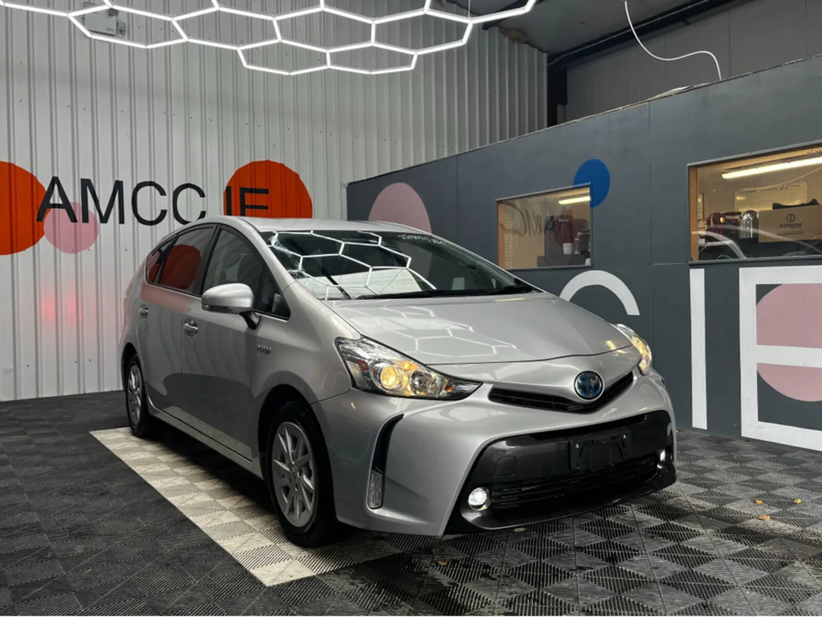 Toyota Prius 1.8 HYBRID 7 SEATER / 60k KMs / Rever - Image 1