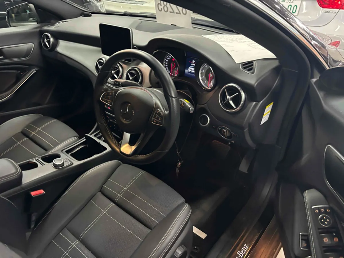 Mercedes-Benz CLA CLA180 AUTOMATIC *Coming Soon* / - Image 3