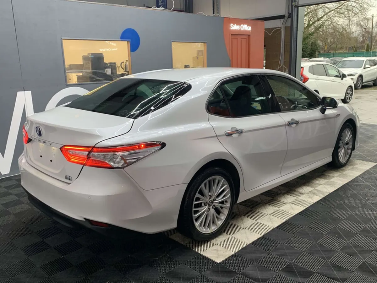 Toyota Camry Toyota Camry 2.5 Hybrid / Heated Leat - Image 4