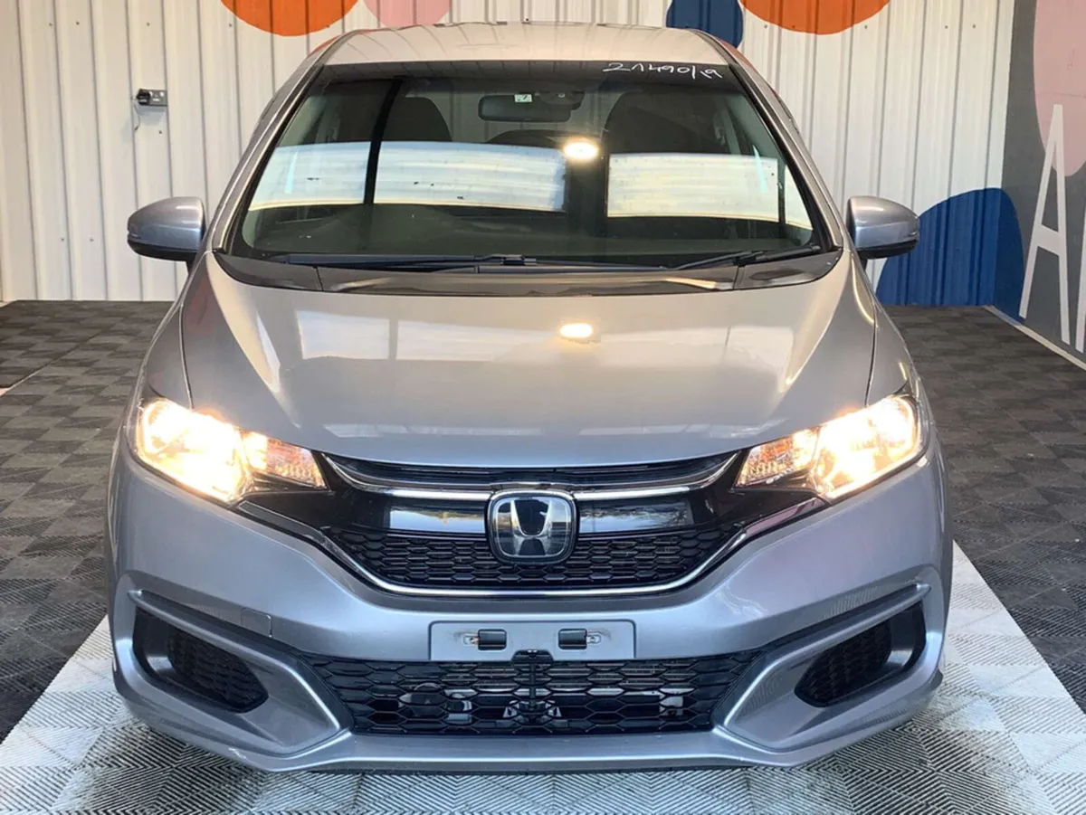 Honda Fit Honda Fit 1.5 Hybrid / Reverse Camera / - Image 2
