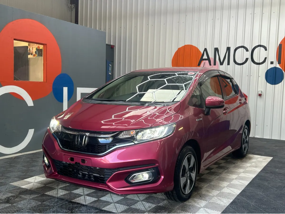 Honda Fit 1.5 HYBRID / 52k KMs / Adaptive Cruise, - Image 3