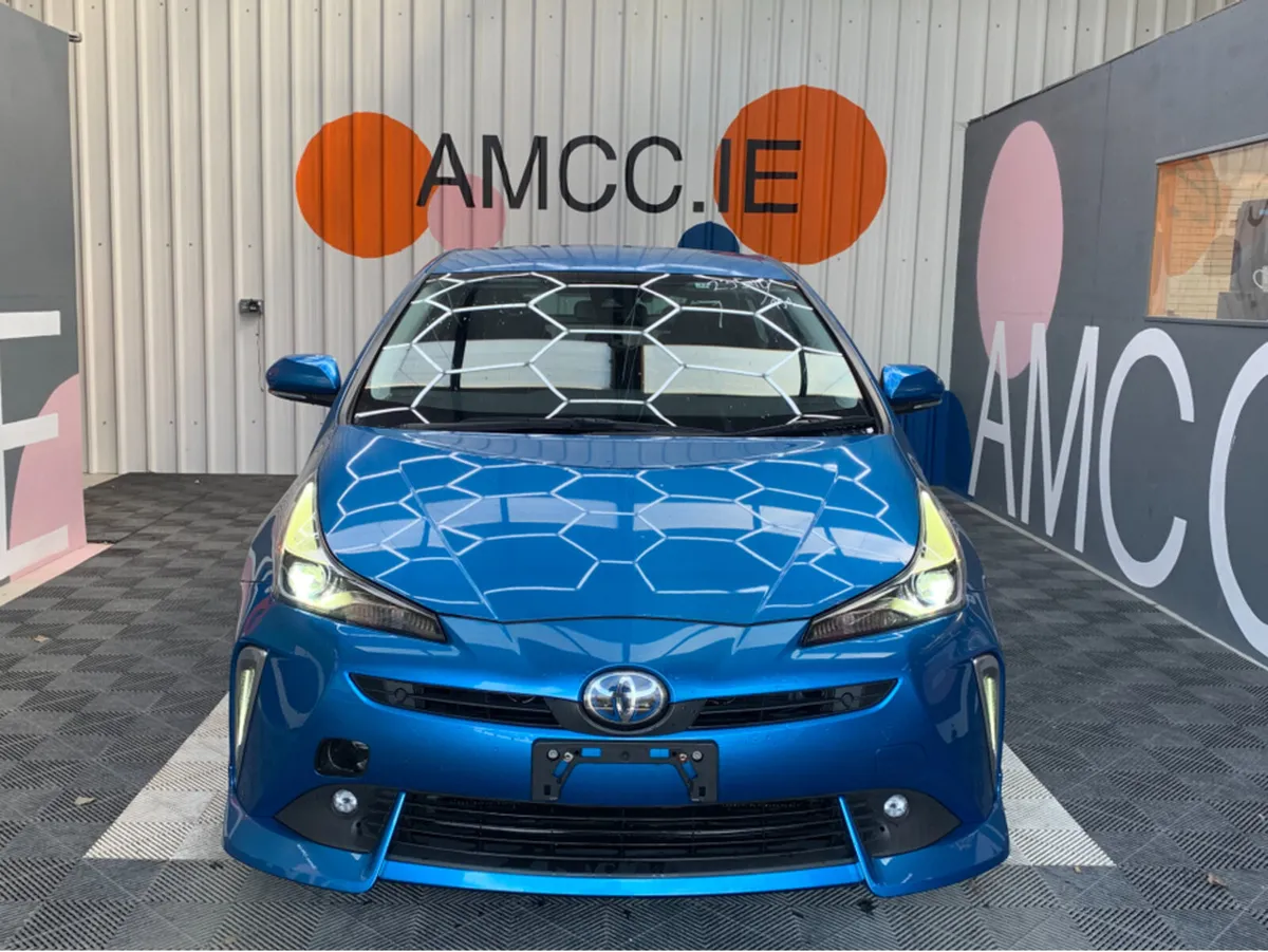 Toyota Prius S TOURING SELECTION / 97k KMs / Heate - Image 2