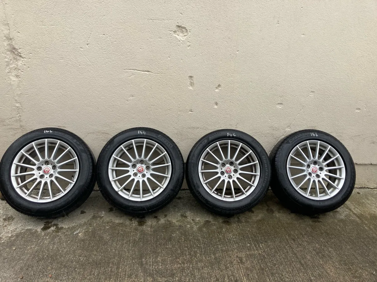 Lot  144 Jaguar alloys - Image 1
