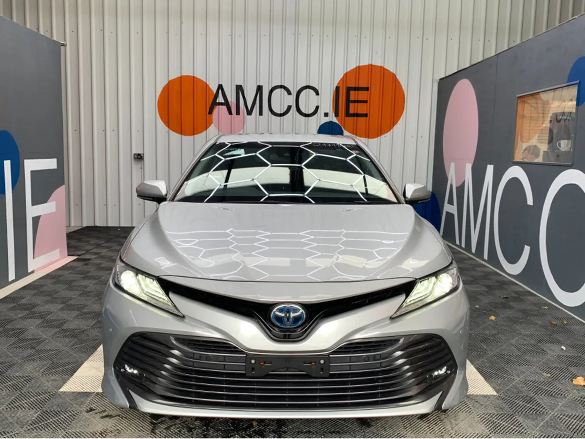 Toyota Camry 2.5 HYBRID / 64k KMs / Cruise Control - Image 2