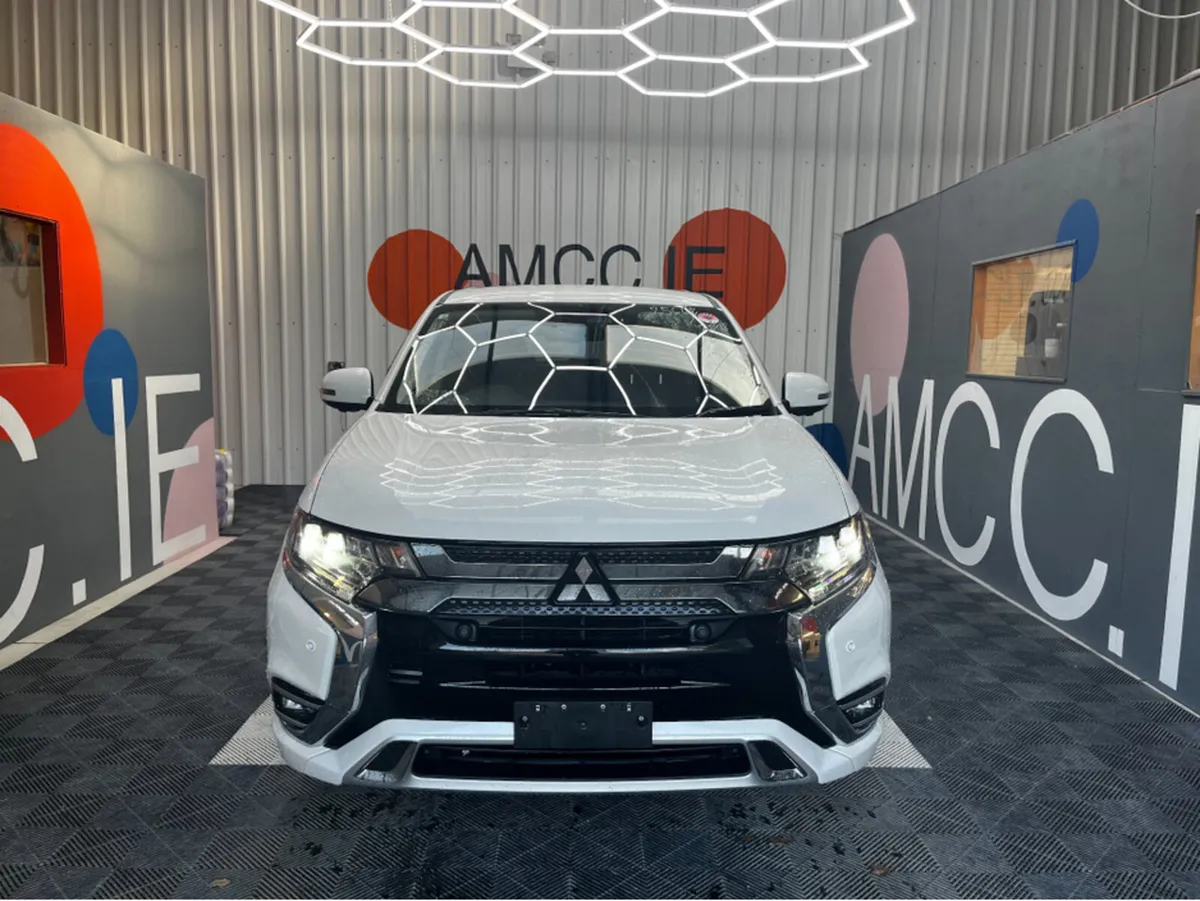Mitsubishi Outlander G PLUS PACKAGE / 87k KMs / HE - Image 2