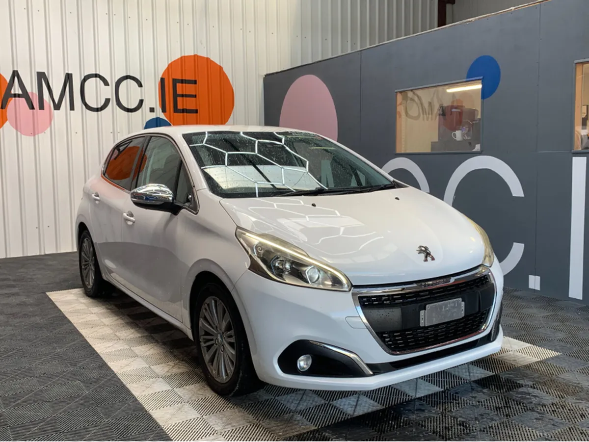 Peugeot 208 1.2 PETROL AUTOMATIC / 91k KMs / Rear - Image 1