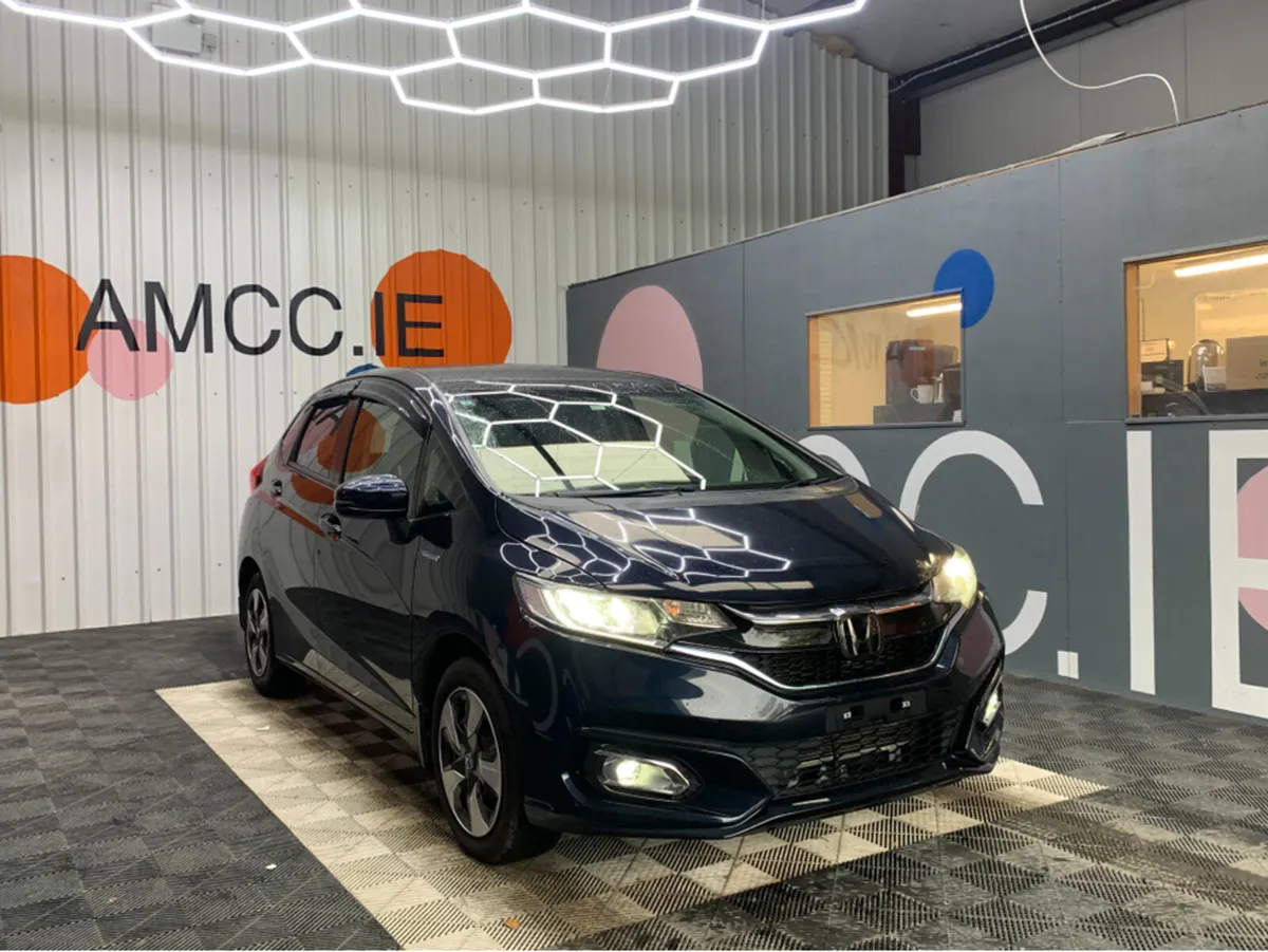 Honda Fit 1.5 HYBRID / 66k KMs / Adaptive Cruise, - Image 1