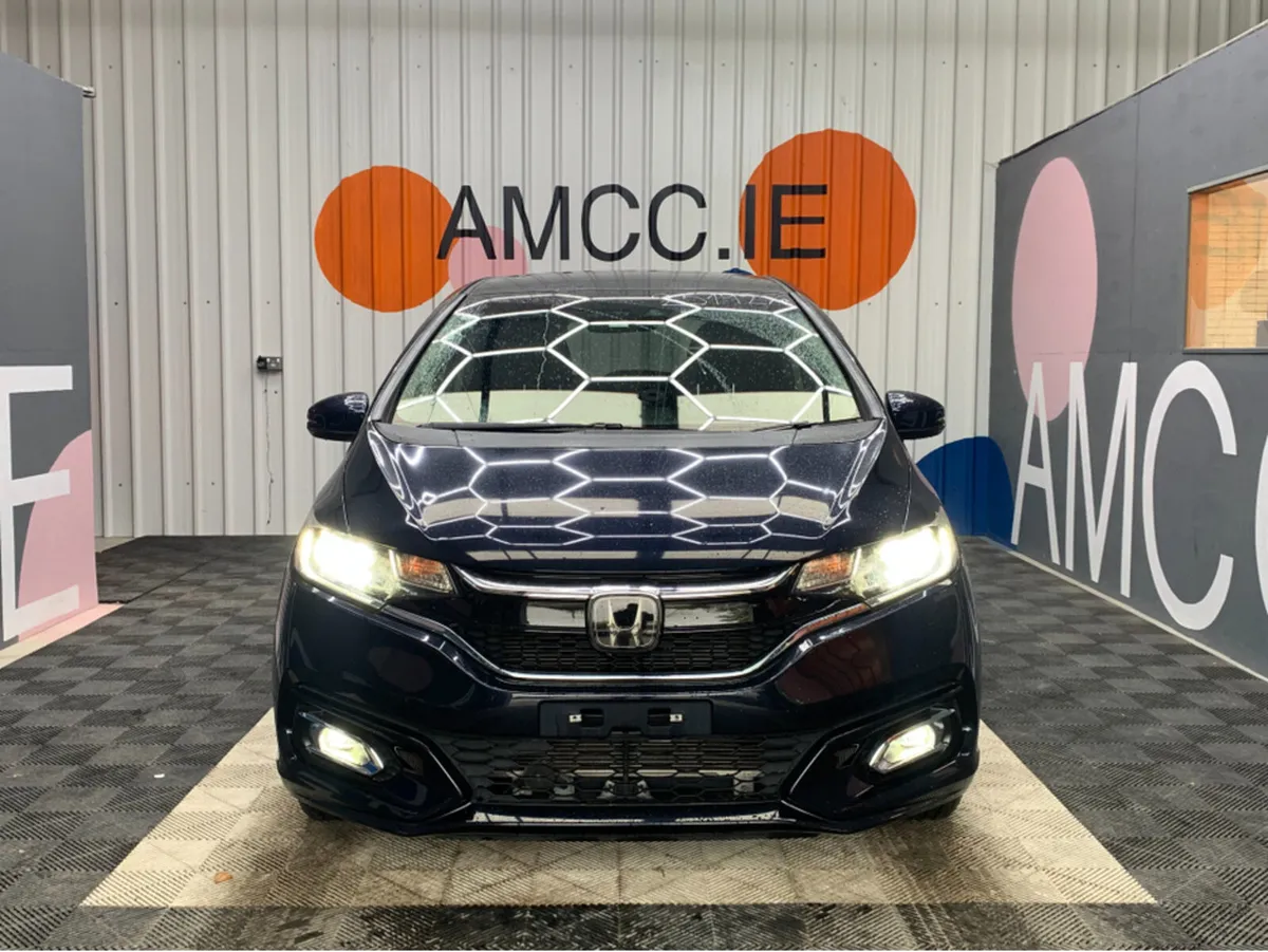 Honda Fit 1.5 HYBRID / 66k KMs / Adaptive Cruise, - Image 2