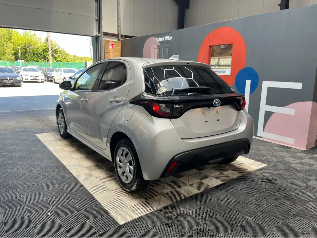 Toyota Yaris 1.5 HYBRID X / 95k KMs / REVERSE CAME - Image 4