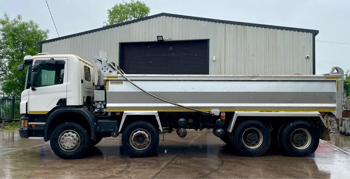 SCANIA P410 8 wheel Tipper 8x4 Volvo DAF Renault - Image 2