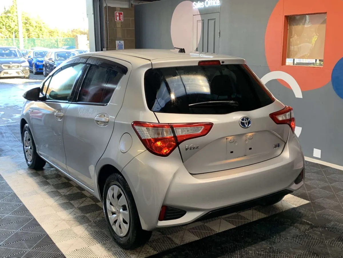 Toyota Vitz Toyota Vitz 1.5 Hybrid / Toyota Vitz A - Image 4