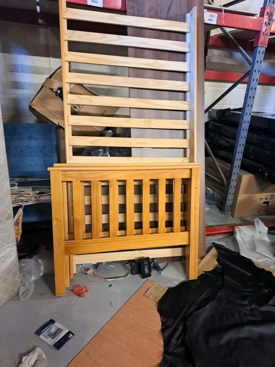 Single bed - Image 2