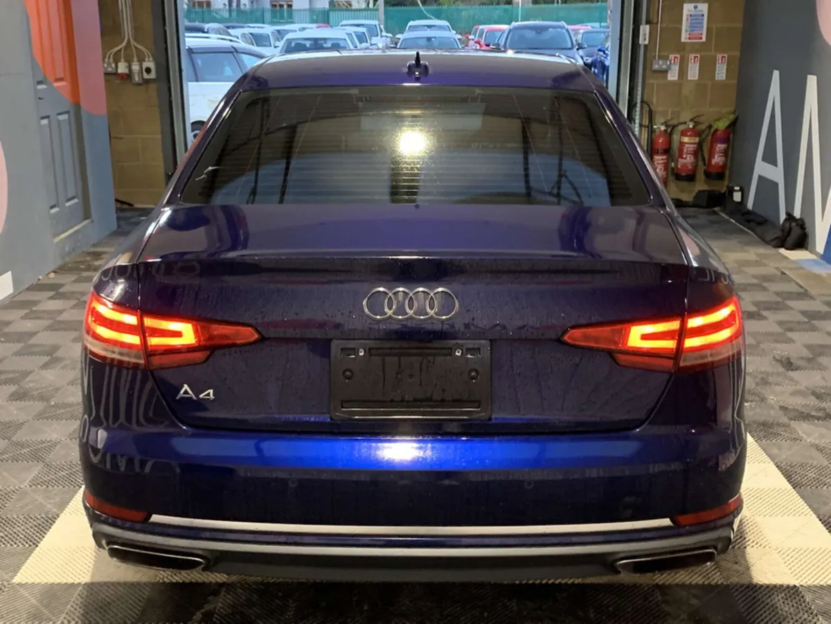 Audi A4 Audi A4 1.4 35 TFSI Sport / Heated Seats / - Image 4
