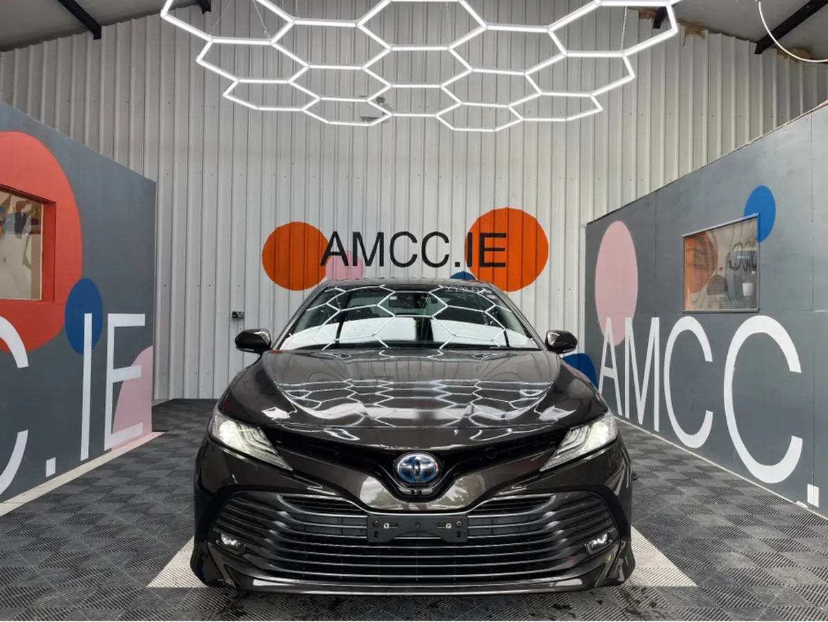 Toyota Camry ONLY €20950 2.5 HYRBID / 102k KMs / R - Image 2