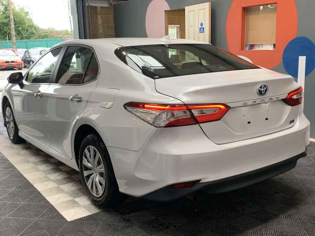 Toyota Camry ONLY €22950! Toyota Camry 2.5 Hybrid - Image 3