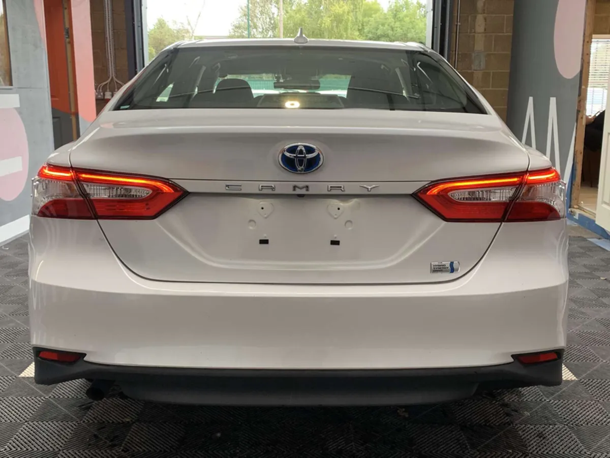 Toyota Camry ONLY €22950! Toyota Camry 2.5 Hybrid - Image 4