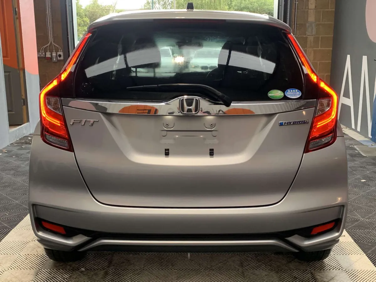 Honda Fit Honda Fit 1.5 Hybrid / Cruise Control / - Image 3