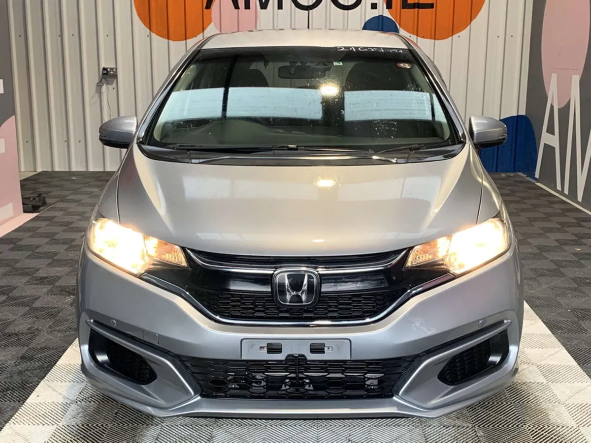 Honda Fit Honda Fit 1.5 Hybrid / 59k KMs / Reverse - Image 2