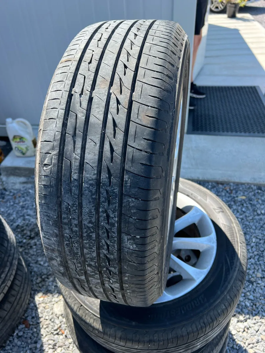Car alloy/wheels - Image 3