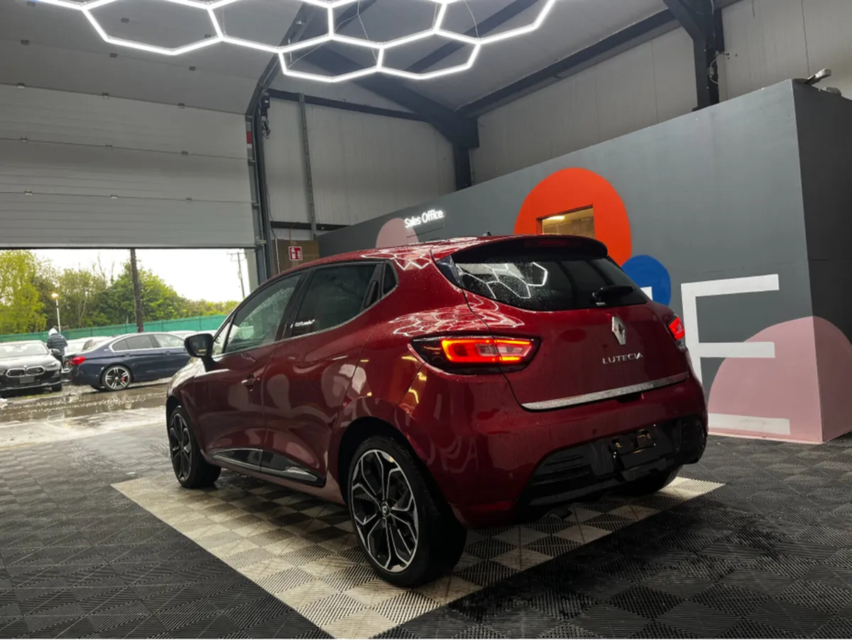 Renault Clio 1.2 PETROL / 60k KMs / Reverse Camera - Image 4