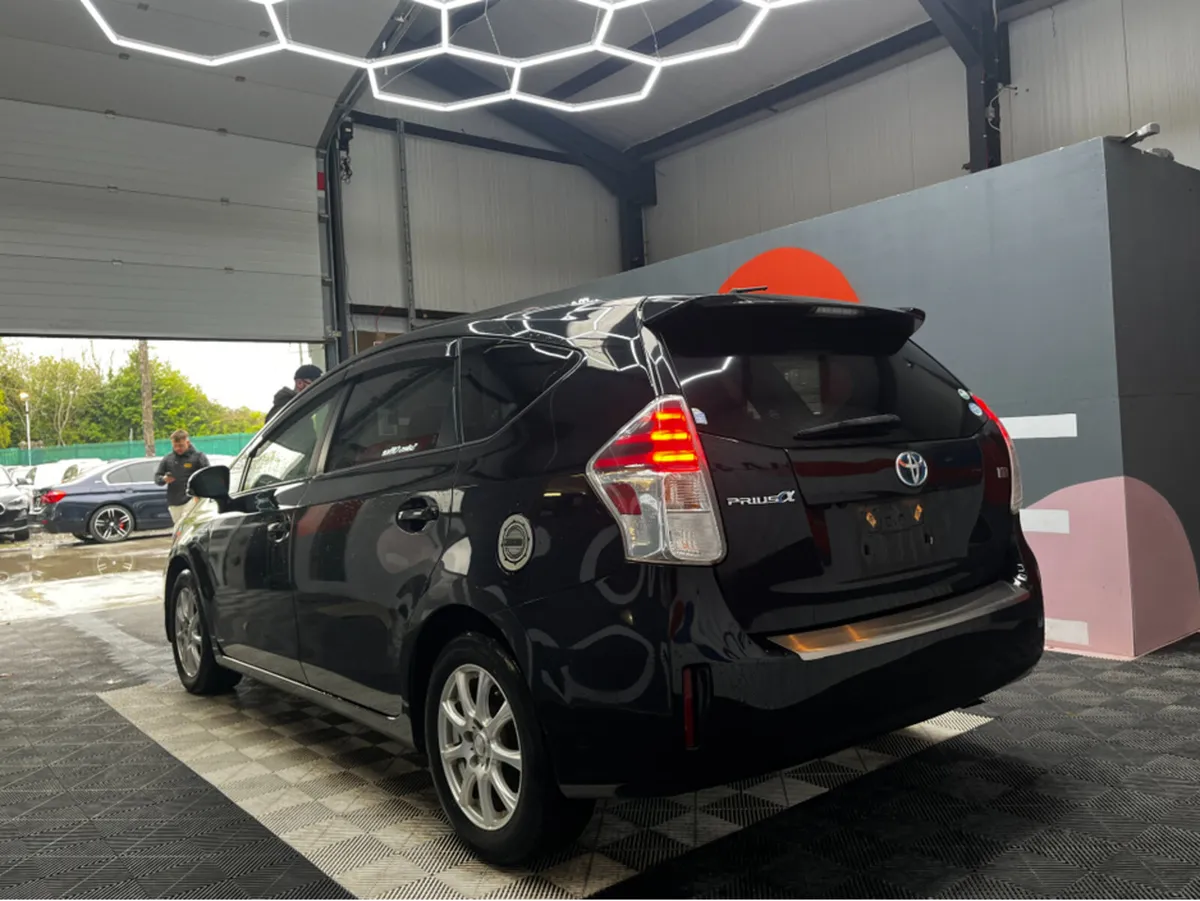 Toyota Prius 1.8 HYBRID / 71k KMs / Reverse Camera - Image 4
