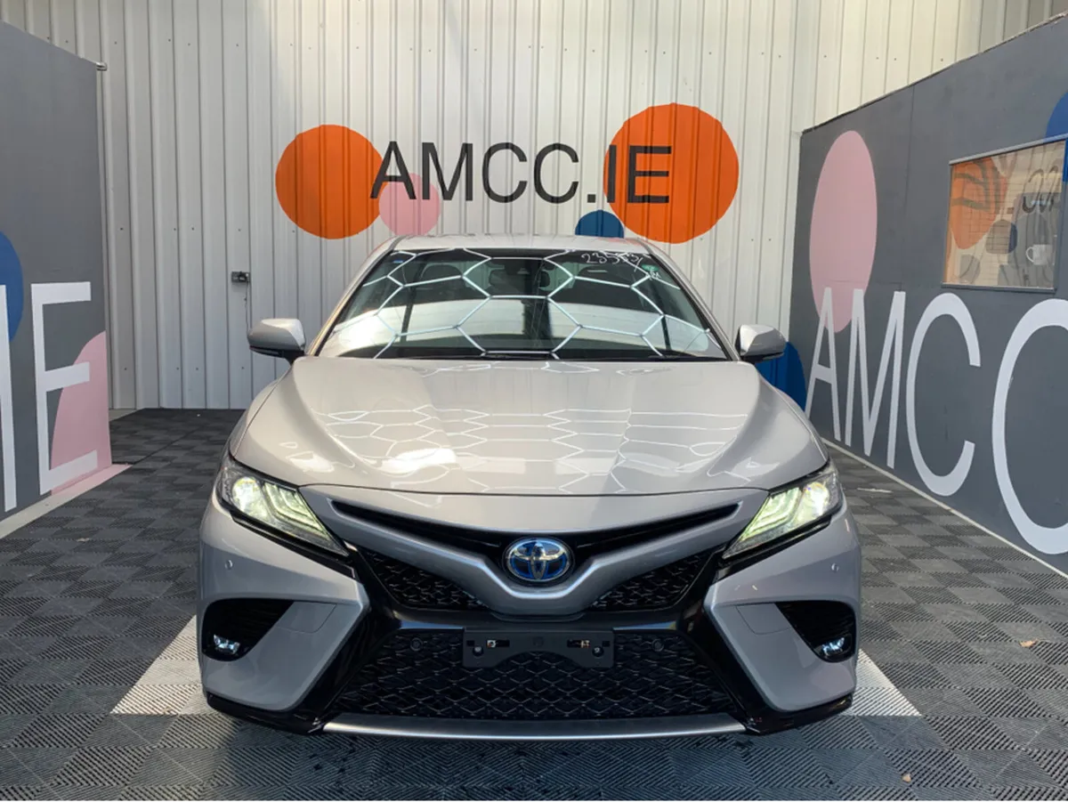 Toyota Camry 2.5 HYBRID / 84k KMs / Reverse Camera - Image 2