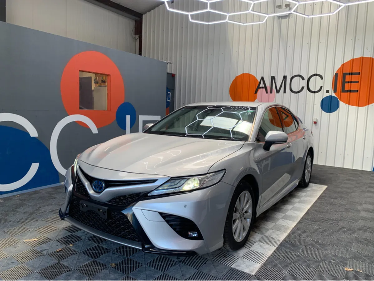 Toyota Camry 2.5 HYBRID / 84k KMs / Reverse Camera - Image 3