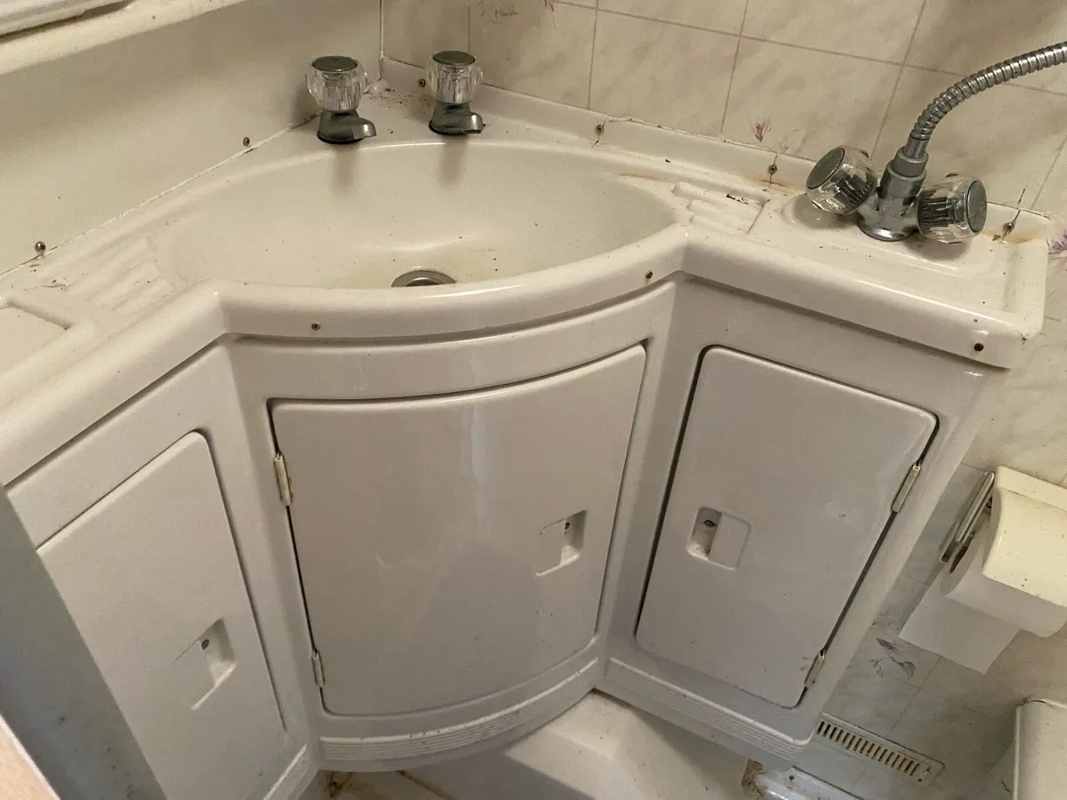 Caravan cushions,windows and other parts - Image 1