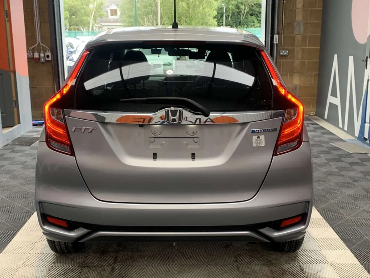 Honda Fit Honda Fit Automatic 1.5 Hybrid / Honda S - Image 4